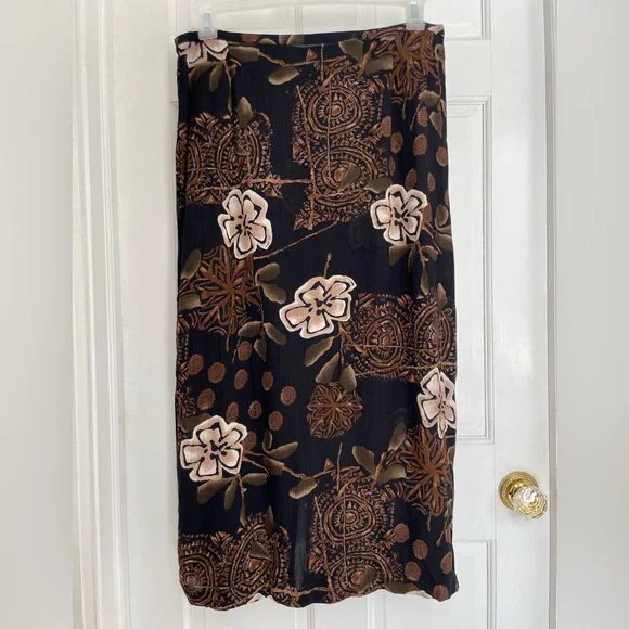 Black with sophisticated neutral designs, California Krush size XL crêpon skirt - Picture 1 of 8